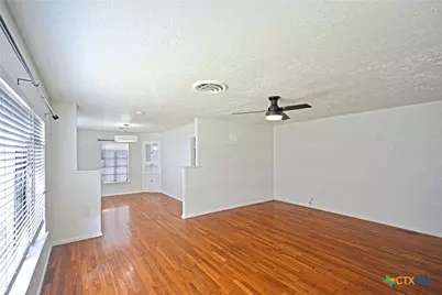 268 E Mill Street, New Braunfels, TX 78130 - Photo 5