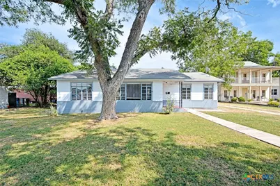 268 E Mill Street, New Braunfels, TX 78130 - Photo 1