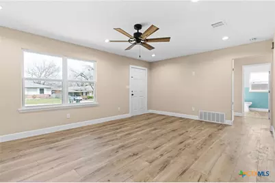 209 W Victory Avenue, Temple, TX 76501 - Photo 3