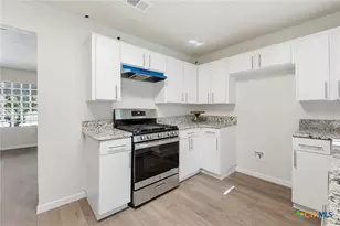 126 E Bob White Ln, Harker Heights, TX 76548 - Photo 11