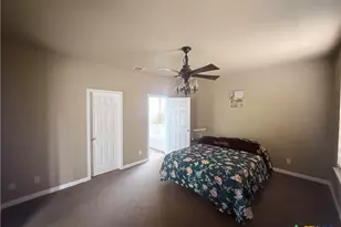 146 Creekview Dr, Canyon Lake, TX 78133 - Photo 11