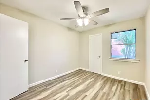 2110 Blue Meadow Dr, Austin, TX 78744 - Photo 27