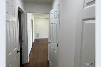 3007 E Mistletoe Avenue, Victoria, TX 77901 - Photo 9