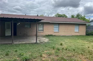 3007 E Mistletoe Ave, Victoria, TX 77901 - Photo 17