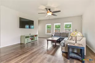 656 Peacock Ln, New Braunfels, TX 78130 - Photo 5