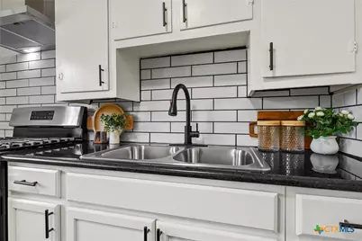 703 E 8th Avenue, Belton, TX 76513 - Photo 11