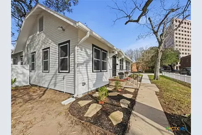 208 W Goodwin Avenue, Victoria, TX 77901 - Photo 19