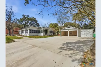 208 W Goodwin Avenue, Victoria, TX 77901 - Photo 21