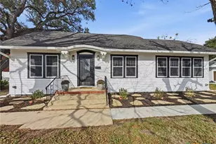 208 W Goodwin Ave, Victoria, TX 77901 - Photo 1