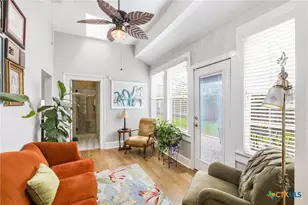 306 W Stayton Ave, Victoria, TX 77901 - Photo 9