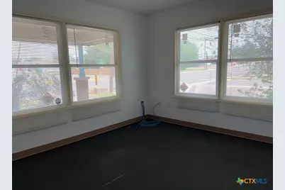 204 W Avenue B, Killeen, TX 76541 - Photo 5