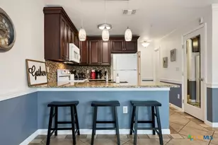 730 E Mather St, New Braunfels, TX 78130 - Photo 3