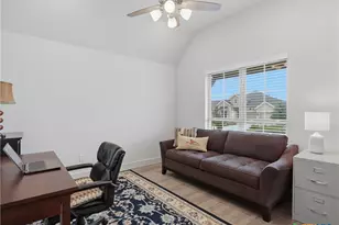 1833 Luna St, New Braunfels, TX 78132 - Photo 5