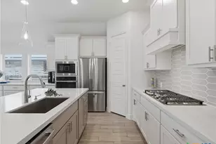 1833 Luna St, New Braunfels, TX 78132 - Photo 17