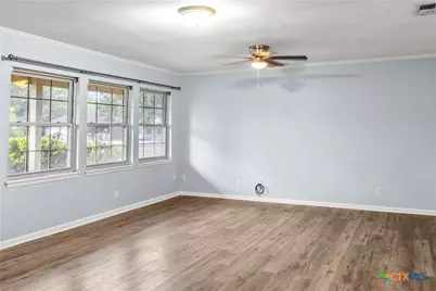 204 Berwick Street, Victoria, TX 77904 - Photo 7