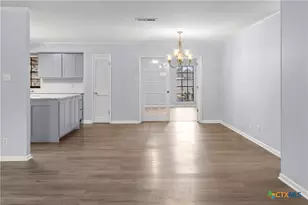 204 Berwick St, Victoria, TX 77904 - Photo 9