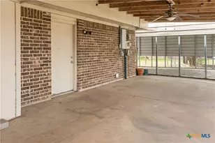 204 Berwick St, Victoria, TX 77904 - Photo 31