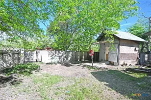 759 N Union Ave, New Braunfels, TX 78130 - Photo 9