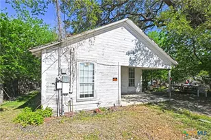 759 N Union Ave, New Braunfels, TX 78130 - Photo 3