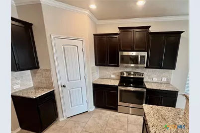 1805 Logan Trail, New Braunfels, TX 78130 - Photo 7