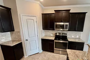 1805 Logan Trail, New Braunfels, TX 78130 - Photo 7