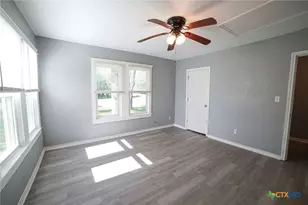 1003 N 15th St, Temple, TX 76501 - Photo 13