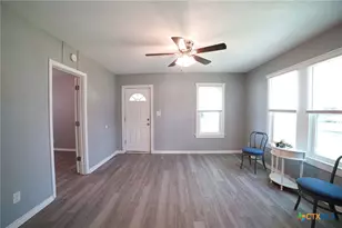 1003 N 15th St, Temple, TX 76501 - Photo 5