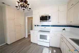 1003 N 15th St, Temple, TX 76501 - Photo 11