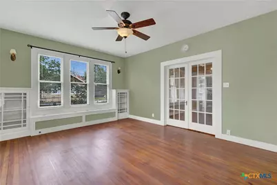 465 S Union Avenue, New Braunfels, TX 78130 - Photo 5