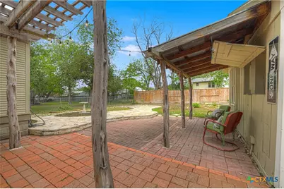 465 S Union Avenue, New Braunfels, TX 78130 - Photo 31