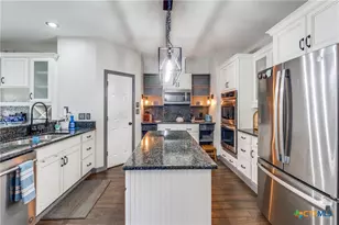 25867 Lewis Ranch Rd, New Braunfels, TX 78132 - Photo 15