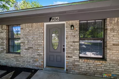 906 E Avenue D, Lampasas, TX 76550 - Photo 5