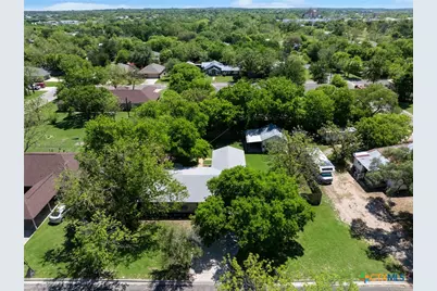 906 E Avenue D, Lampasas, TX 76550 - Photo 1