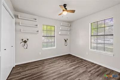 906 E Avenue D, Lampasas, TX 76550 - Photo 17