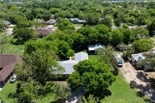 906 E Ave D, Lampasas, TX 76550 - Photo 27
