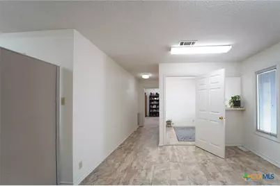 3903 N Navarro Street, Victoria, TX 77901 - Photo 7