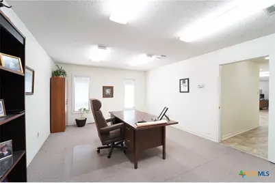 3903 N Navarro Street, Victoria, TX 77901 - Photo 9