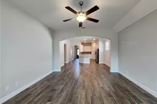 1324 Spring Row St, New Braunfels, TX 78130 - Photo 3