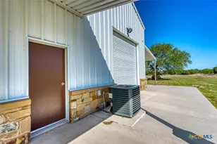 224 Blackbuck Rdg Dr, Lampasas, TX 76550 - Photo 39