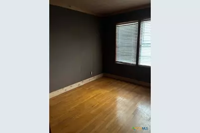 209 Highland Street, Yoakum, TX 77995 - Photo 5