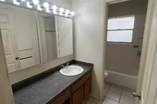 1002 Hillyer St, San Marcos, TX 78666 - Photo 9