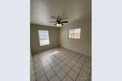 1002 Hillyer Street #1002, San Marcos, TX 78666 - Photo 5