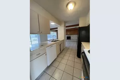 1002 Hillyer Street #1002, San Marcos, TX 78666 - Photo 3