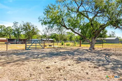 5353 US Highway 90A, Gonzales, TX 78629 - Photo 35