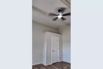 210 Julia St., Yoakum, TX 77995 - Photo 17