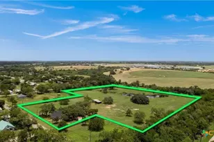 210 Julia St, Yoakum, TX 77995 - Photo 1