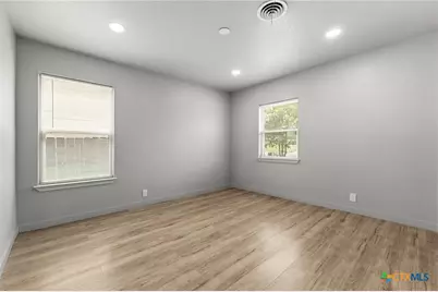 805 S 32nd Street, Temple, TX 76501 - Photo 21