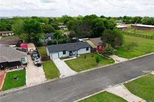 805 S 32nd St, Temple, TX 76501 - Photo 3