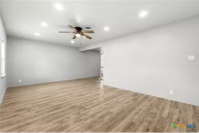 805 S 32nd Street, Temple, TX 76501 - Photo 7