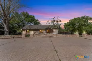 608 Ridgecrest Dr, Salado, TX 76571 - Photo 1